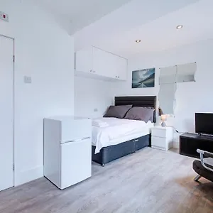 Comfy Lewisham Studio: Access & Free Parking London