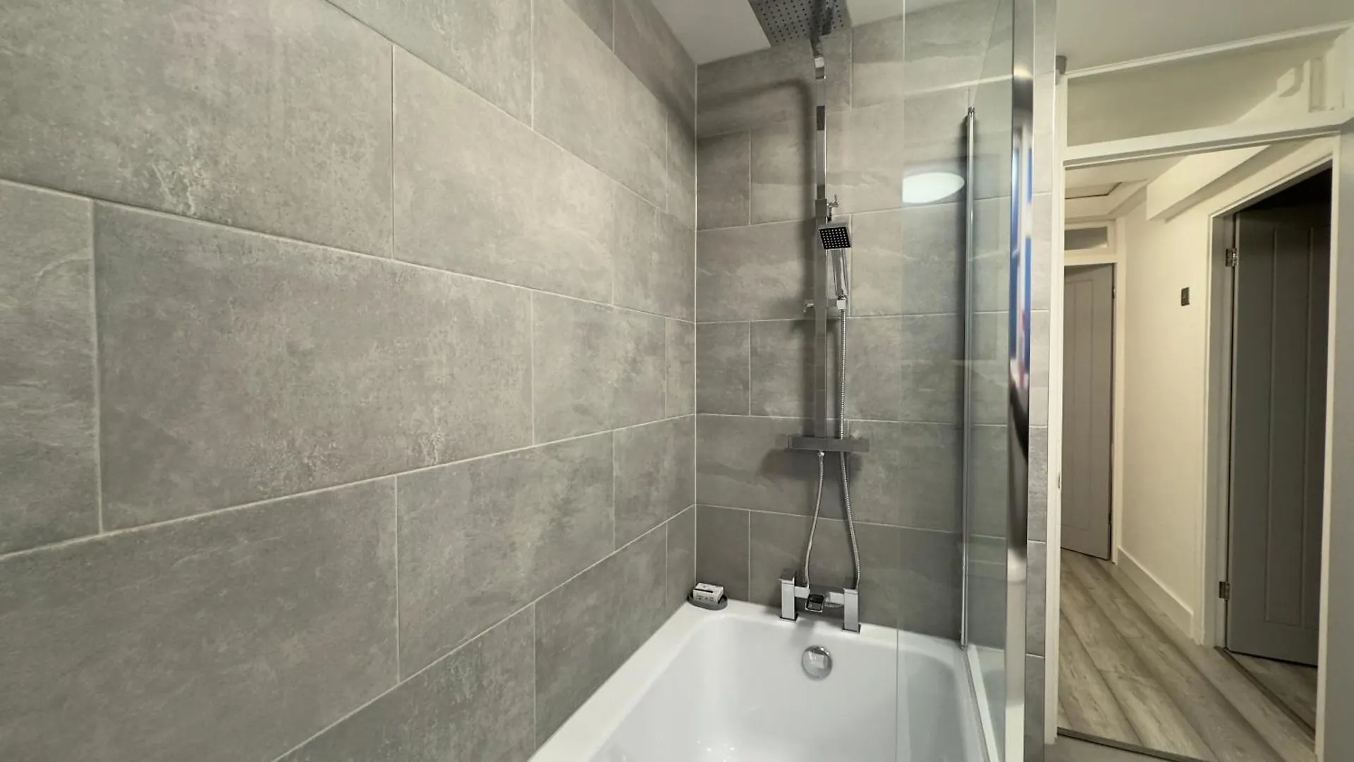 Appartement Stylish 2Br, Fast Wifi With Balcony à Londres